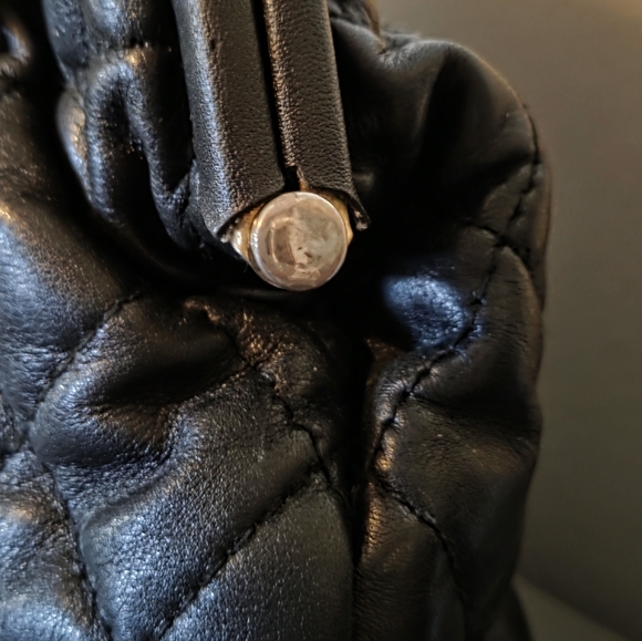 A Chanel Vibe Black Genuine Leather Quilted Diamond Purse W Tassel - Picture 12 of 13